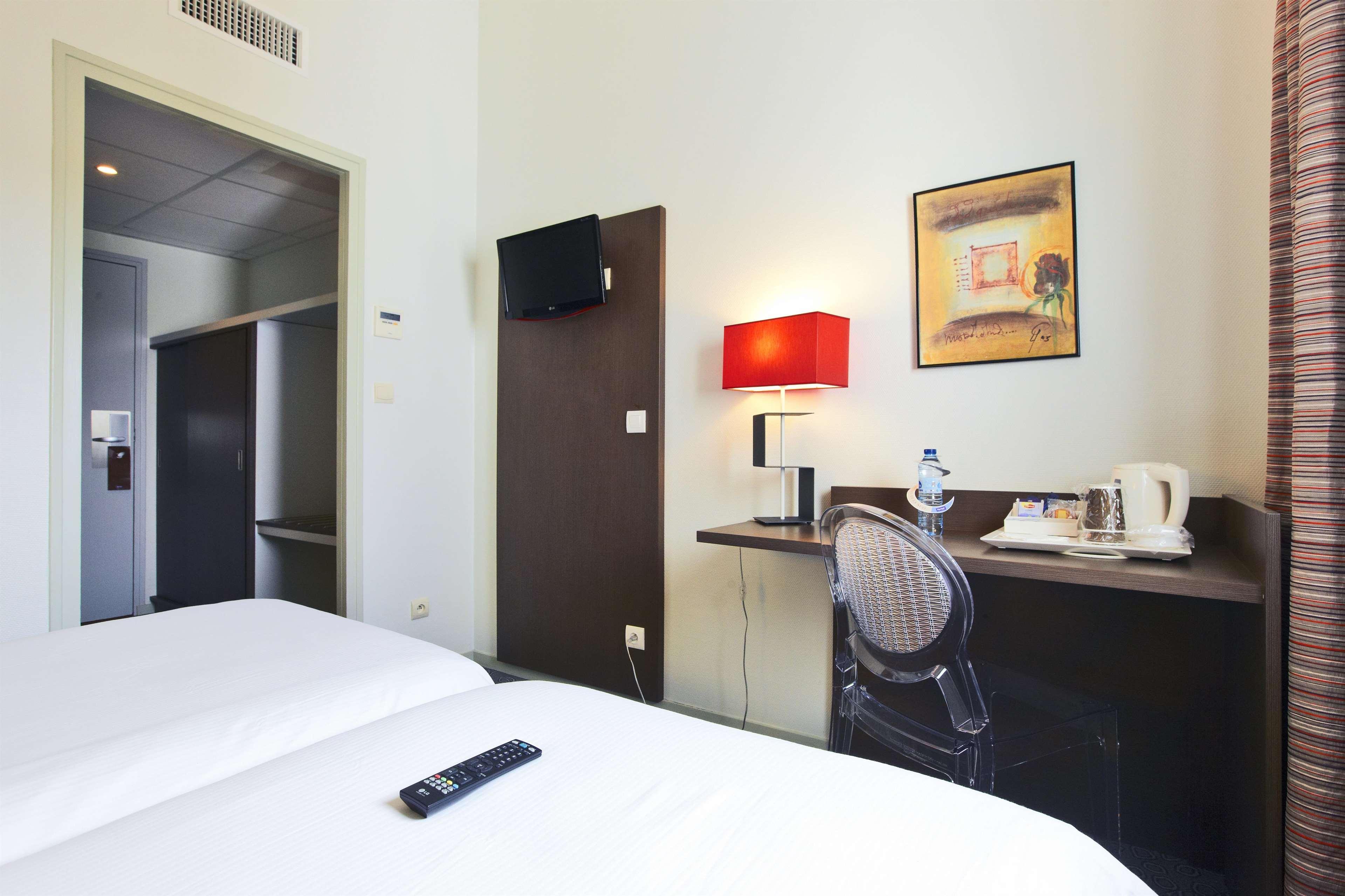 Hotel Kyriad La Rochelle Centre Ville Exterior foto